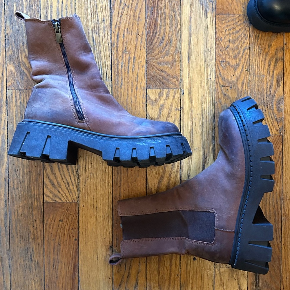 Steve Madden Brown Chunky Chelsea Boots - Picture 6 of 9